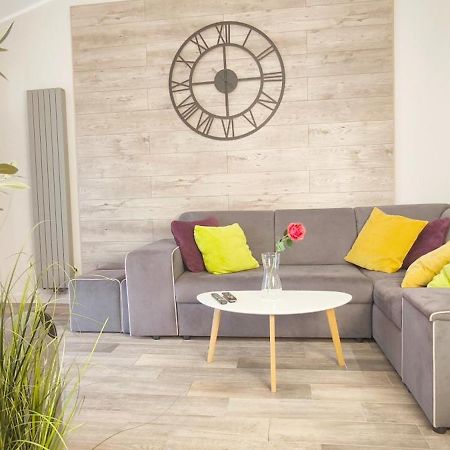 Central Apartments Neptun Park 1 & Parking Гданск Екстериор снимка