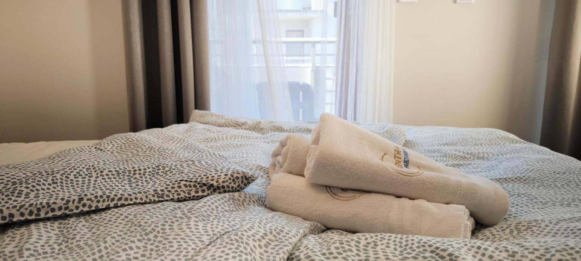 Central Apartments Neptun Park 1 & Parking Гданск Екстериор снимка